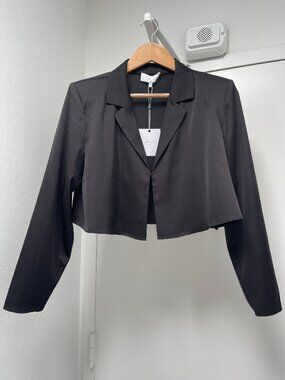 NEW - L'Academie The Leona Crop Blouse